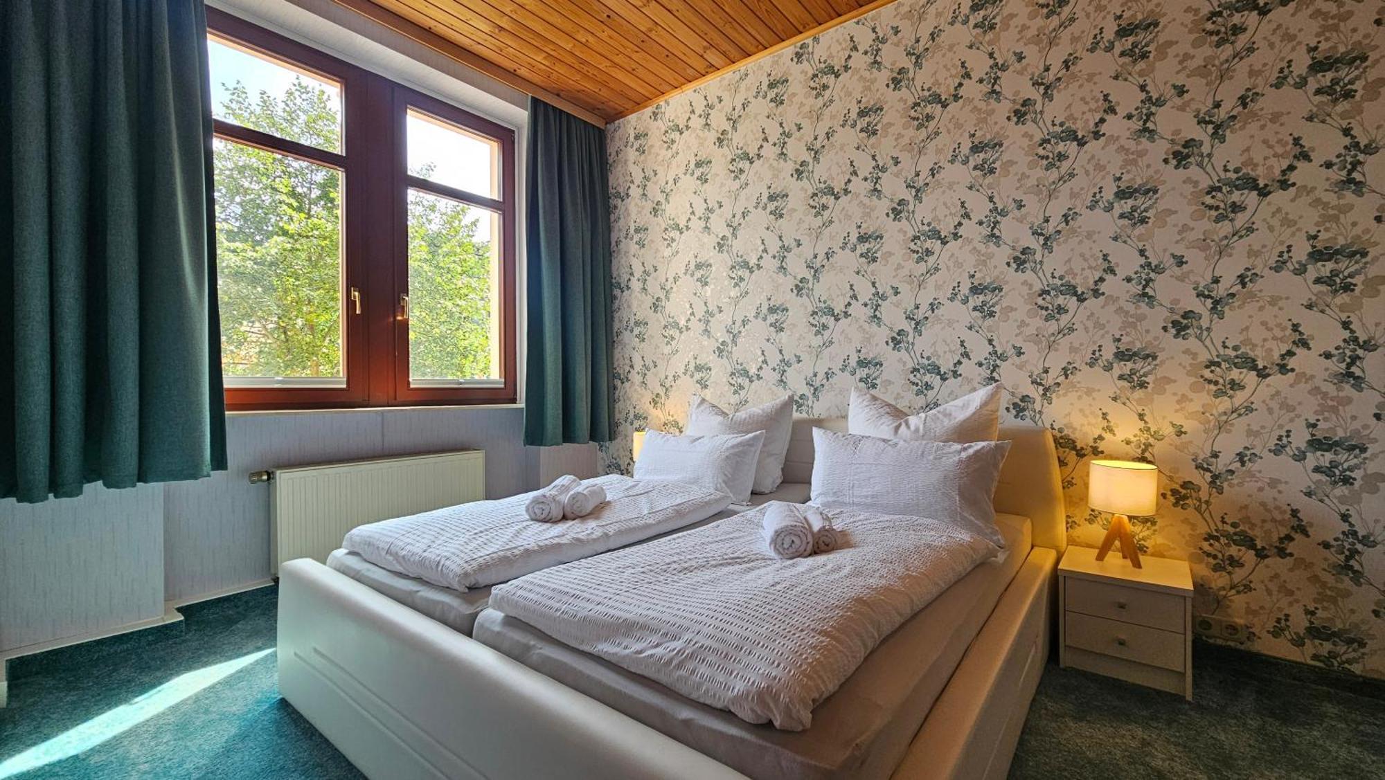 Pension Weisse Rose, Parkplatz, Fruehstueck, Wlan, Zentral Bad Elster Bagian luar foto