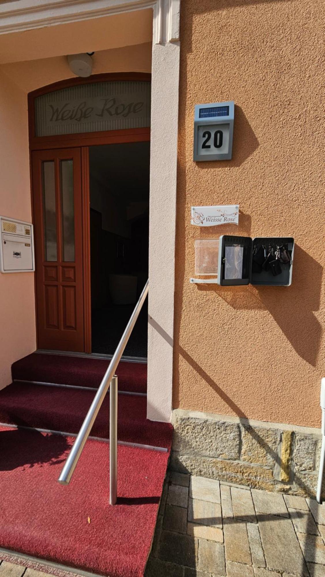 Pension Weisse Rose, Parkplatz, Fruehstueck, Wlan, Zentral Bad Elster Bagian luar foto