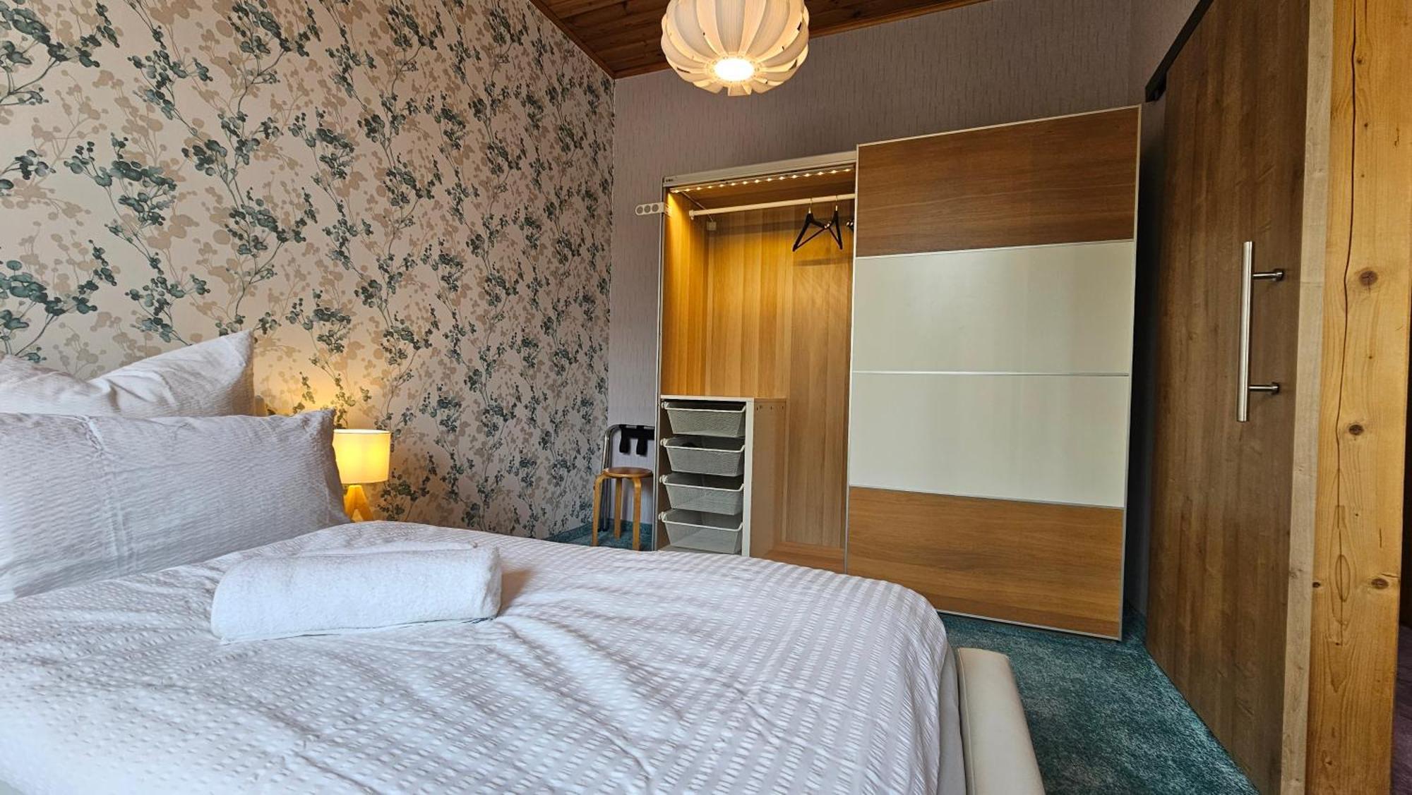 Pension Weisse Rose, Parkplatz, Fruehstueck, Wlan, Zentral Bad Elster Bagian luar foto