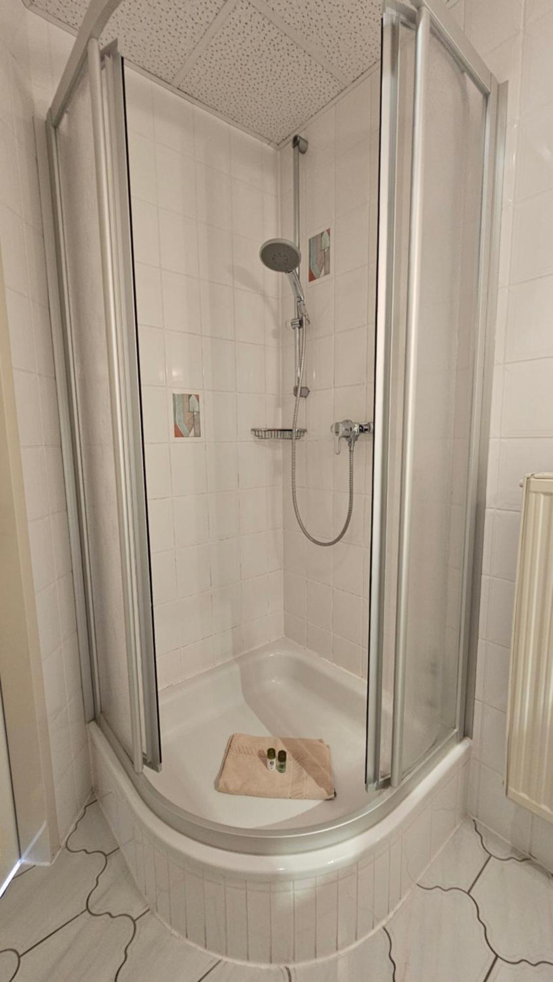 Pension Weisse Rose, Parkplatz, Fruehstueck, Wlan, Zentral Bad Elster Bagian luar foto