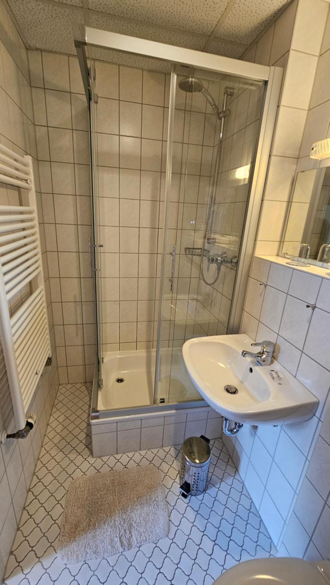 Pension Weisse Rose, Parkplatz, Fruehstueck, Wlan, Zentral Bad Elster Bagian luar foto