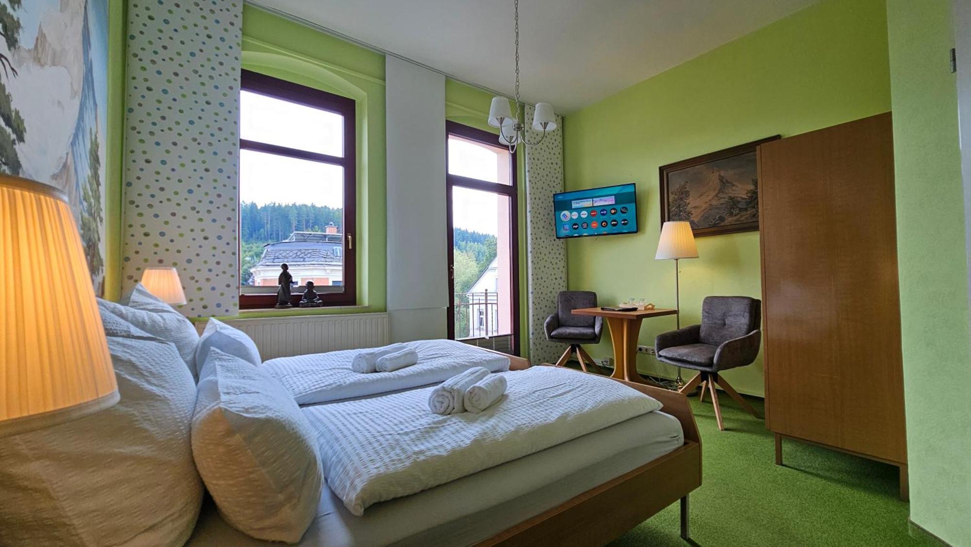 Pension Weisse Rose, Parkplatz, Fruehstueck, Wlan, Zentral Bad Elster Bagian luar foto