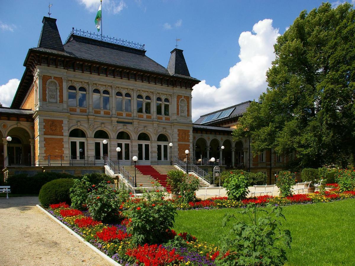 Pension Weisse Rose, Parkplatz, Fruehstueck, Wlan, Zentral Bad Elster Bagian luar foto